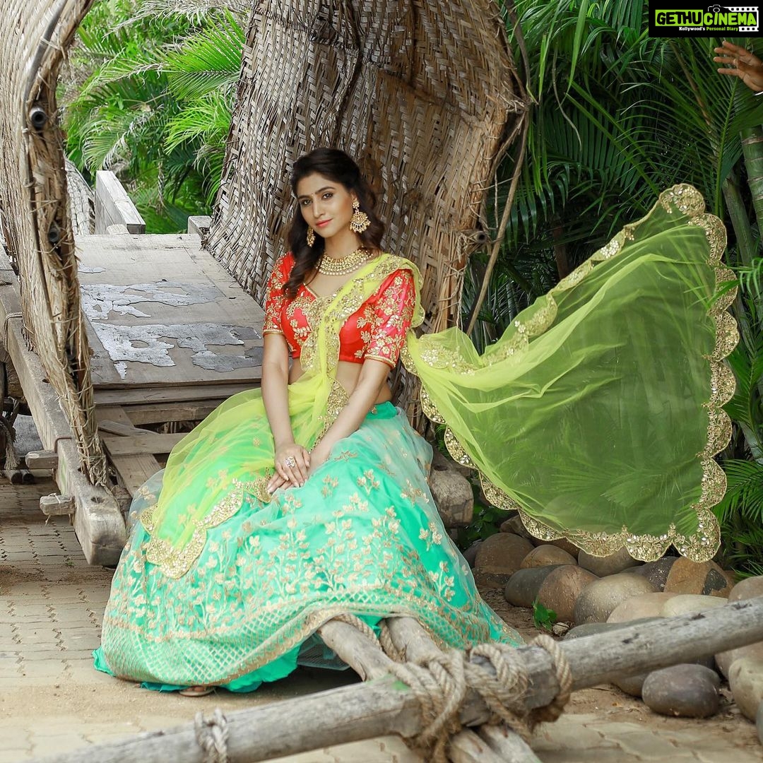 Varshini Sounderajan Instagram - Wishing you all a very happy Vinayaka chavithi.. Costume @firoz_design_studio Jewels @firoz_design_studio PC @acharya_photography Makeup @syam_bridal_makeu_art Hair @swethareddy.mandadi