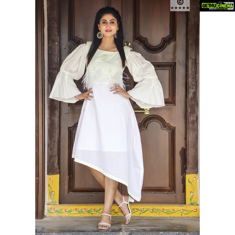 Varshini Sounderajan Instagram - For #patas2sarikothaga Costume @sapnamunothlabel Styling @rishita.madas #styledbyrishita PC @chay_chaitanya