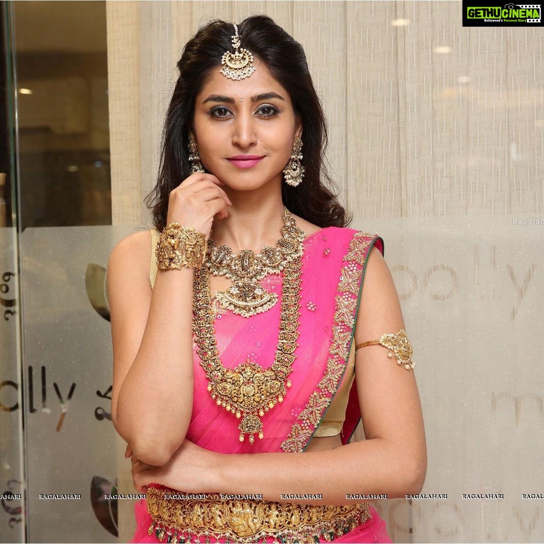 Varshini Sounderajan Instagram - Manepally Jewellers Akshaya Tritiya Collection Launch Costume @bhargaviamirineni Makeup n hair @naazbridalmakeovers