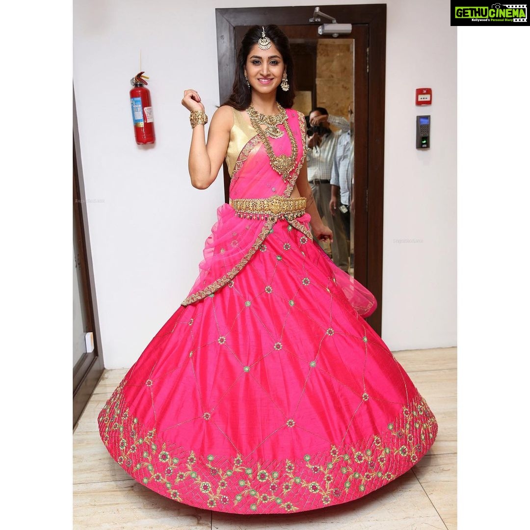 Varshini Sounderajan Instagram - Manepally Jewellers Akshaya Tritiya Collection Launch Costume @bhargaviamirineni Makeup n hair @naazbridalmakeovers