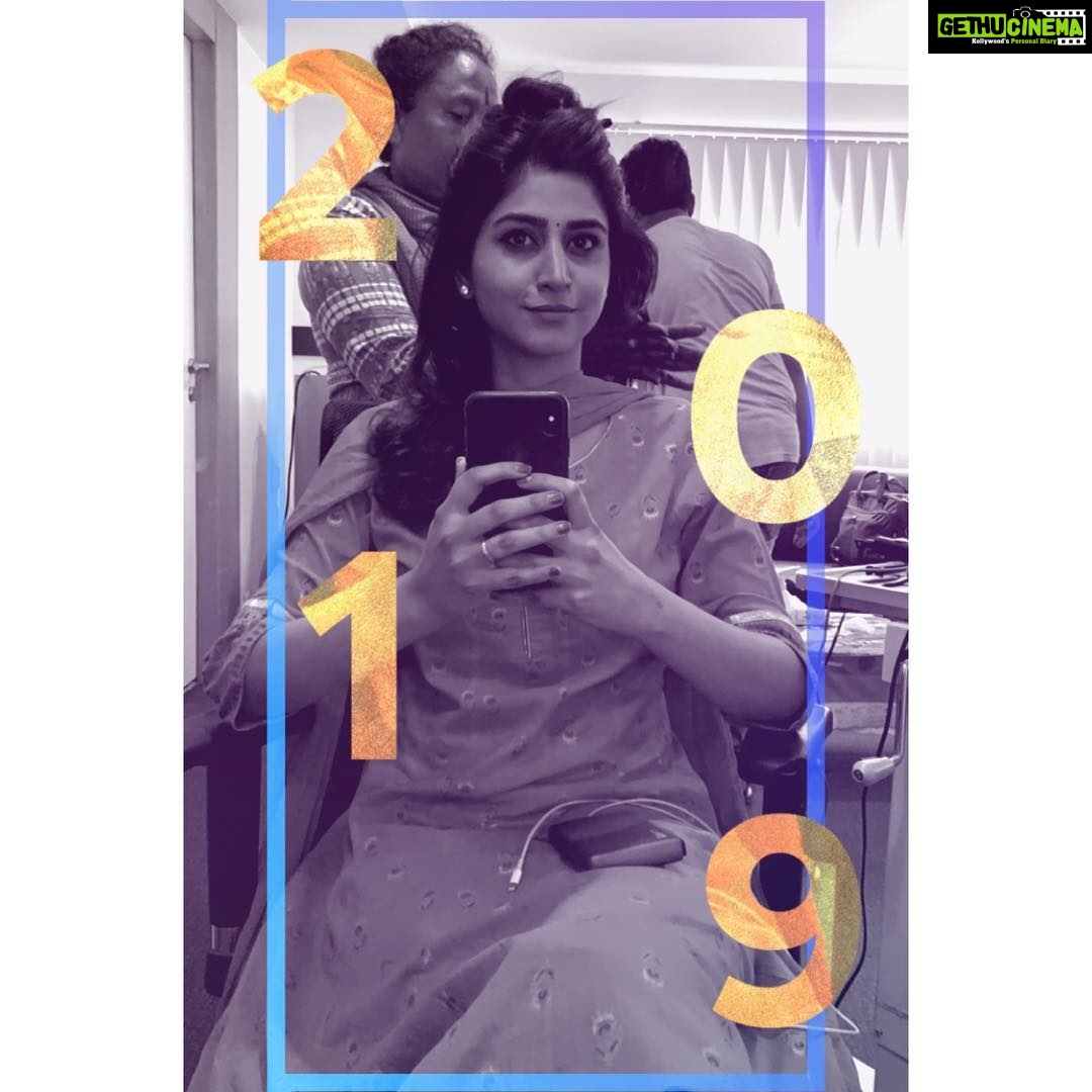 Varshini Sounderajan Instagram - 1st day of work in 2019..touchwood..more to go🤞 #pelligola