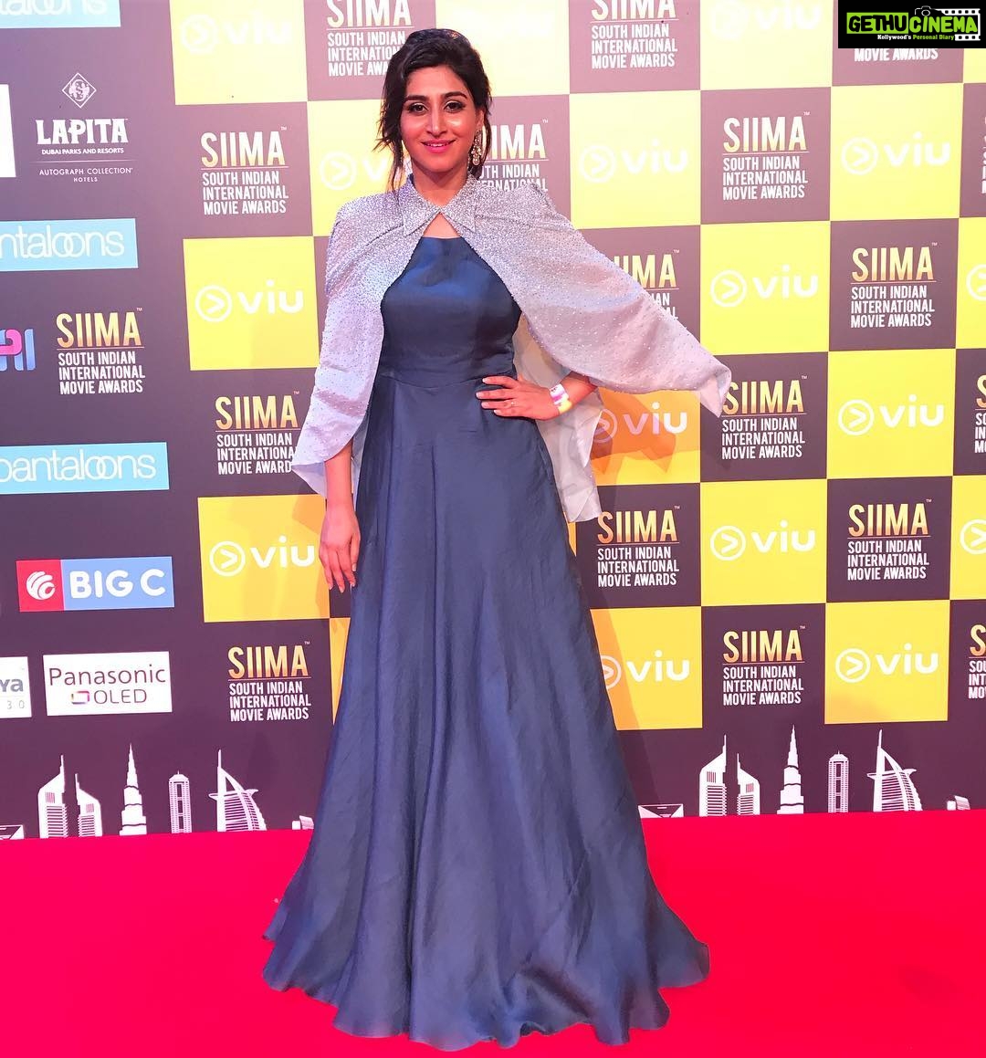 Varshini Sounderajan Instagram - SIIMA-Day 1 Wearing Organza gown with embroidered cape Costume n styling @designerkavitaagarwal Makeup @nehaashah21 Hair @sabasmua @kkathirravan thanks yoooo for the pics.. you saved me🙏..karthi😉 Bollywood Parks Dubai