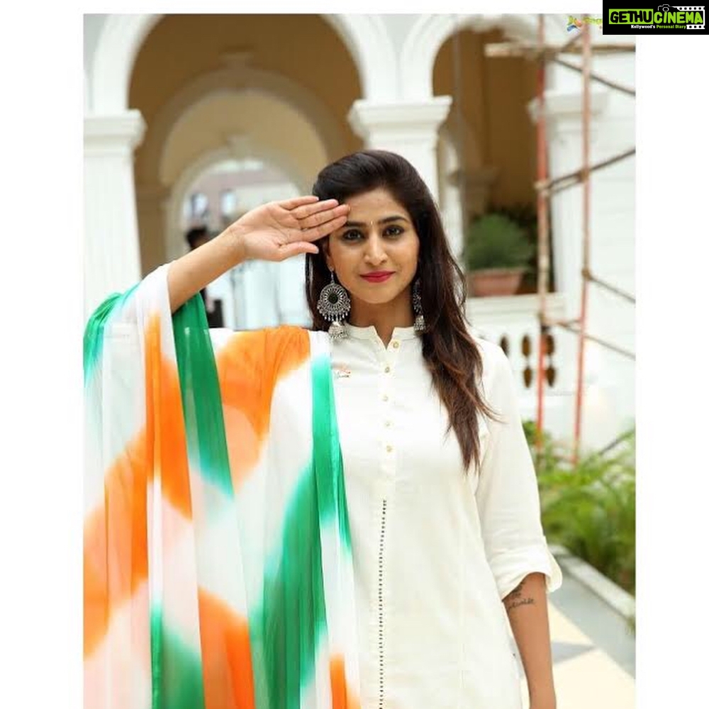 Varshini Sounderajan Instagram - 🇮🇳Happy Independence Day🇮🇳 Earrings @ananthajewels