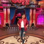 Varshini Sounderajan Instagram - My kindaa swaag!! Catch me on #Jabardasth today #etv @9:30pm. Was fun hosting 2 episodes..hoping for more🤞 Thank you so much @mallemalatv N my directors #nithin #bharath for the opportunity. Makeup @shearsnbrushes Hair @Gopi