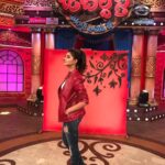 Varshini Sounderajan Instagram - My kindaa swaag!! Catch me on #Jabardasth today #etv @9:30pm. Was fun hosting 2 episodes..hoping for more🤞 Thank you so much @mallemalatv N my directors #nithin #bharath for the opportunity. Makeup @shearsnbrushes Hair @Gopi