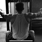 Varun Tej Instagram - Hustle for the muscle!💯 #trainhard #ghani #mondaymotivation