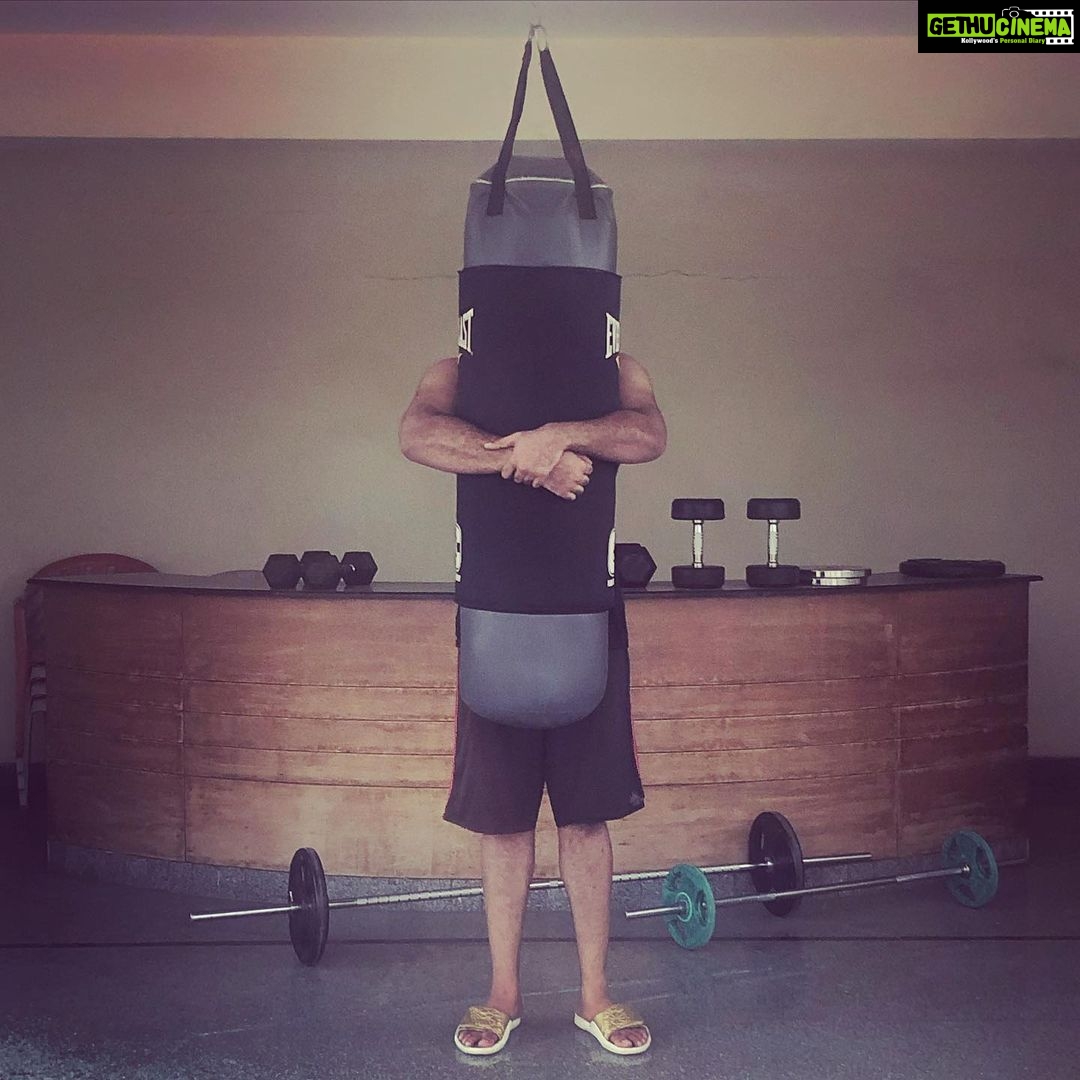 Varun Tej Instagram - The only kinda hugs I get nowadays! 🥊🥊🥊