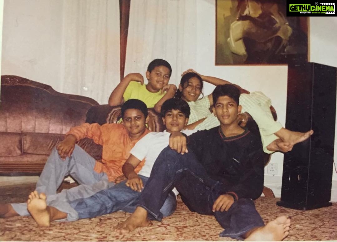 Varun Tej Instagram - Major throwback!⭐️ @sushmitakonidela @alwaysramcharan @alluarjunonline @jetpanja