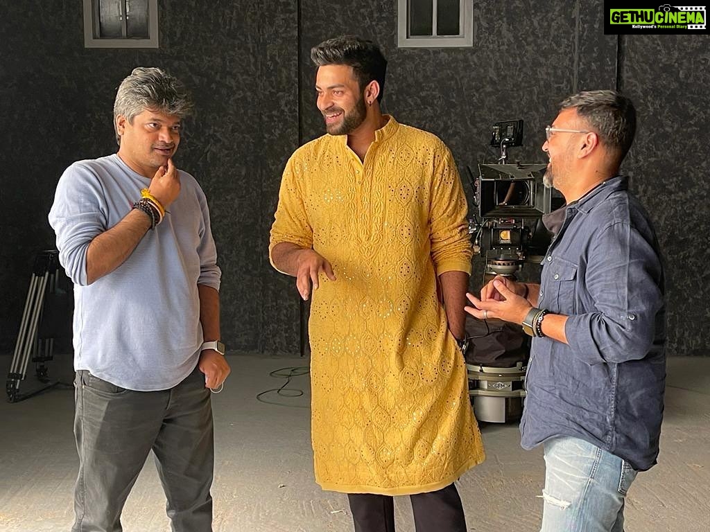 Varun Tej Instagram - Shot a kickass commercial with my fav duo @harish2you & @kamera002 !!! Had a great time!🤜🏽🤛🏽