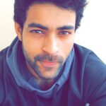 Varun Tej Instagram – Back on my feet and onto the sets after 50 long days!!..Excited to shoot!!..soo damn happy!!
#shootresumes#mister#hyderabad