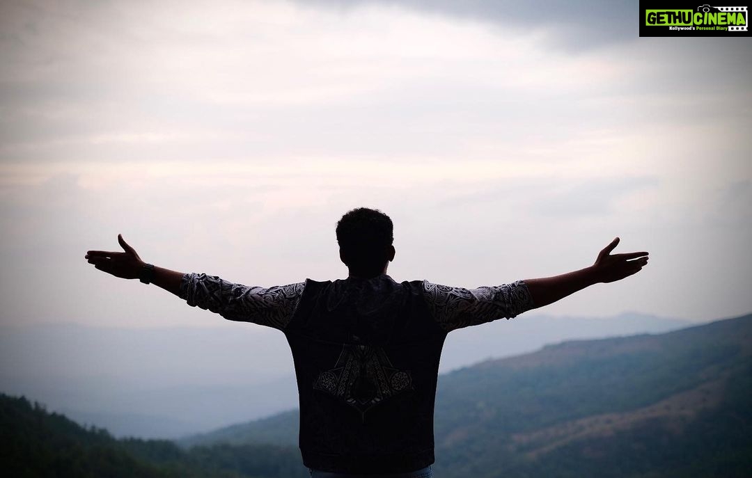 Varun Tej Instagram - Thanks to each and everyone for the lovely wishes! The love and the support you all have shown over these years is something that keeps me going! I promise you 2022 is gonna be π₯π₯π₯ #Grateful