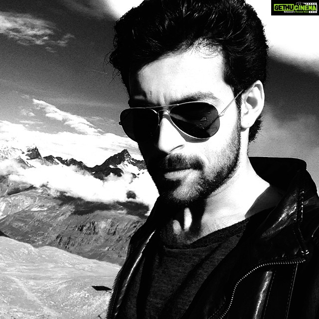 Varun Tej Instagram - #shooting#Switzerland#songs#selfie#freezingcold#superfun 😄😄