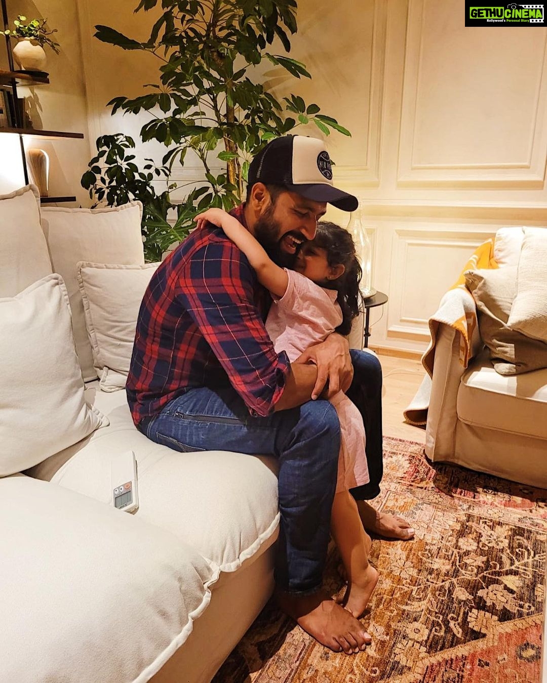 Vicky Kaushal - 2 Million Likes - Chachuās day with Mishu! ā¤ļø