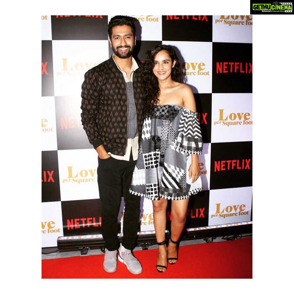 Vicky Kaushal Instagram - Last night at special screening of our film #lovepersquarefoot ...styled by @amandeepkaur87. Thankful to all the wonderful people who made this so special for us with their presence and well wishes! 🤗🙏