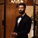 Vicky Kaushal Instagram - Time to say, HELLO! Thank You @hellomagindia for the honour and a lovely evening. #HelloHallOfFame #PerformanceOfTheYear #SardarUdham . @amandeepkaur87 | @trishasarang
