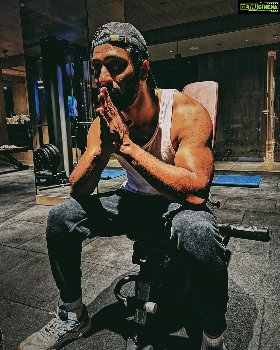 Vicky Kaushal Instagram - Time to pay for those 🍟
