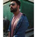 Vicky Kaushal Instagram - Quick burst. 📸⚡️ . @vaishnavpraveen | @amandeepkaur87