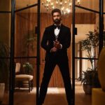 Vicky Kaushal Instagram - Time to say, HELLO! Thank You @hellomagindia for the honour and a lovely evening. #HelloHallOfFame #PerformanceOfTheYear #SardarUdham . @amandeepkaur87 | @trishasarang