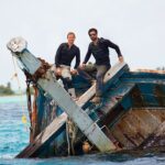 Vicky Kaushal Instagram - On my expedition on a deserted island with @beargrylls, I was faced with one of my biggest fears. What happened next? Find out on 'Into The Wild' on @discoveryplusin. Watch now! #discoveryplus #IntoTheWild #BearGrylls #Survival