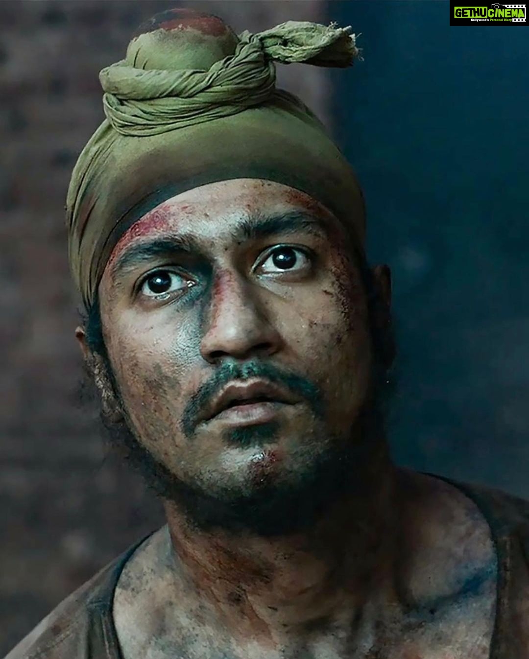 Vicky Kaushal Instagram - “Koi zinda hai?”