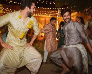 Vicky Kaushal Instagram - Mehendi Taa Sajdi Je Nache Saara Tabbar! 🕺🏽💃🏽✨
