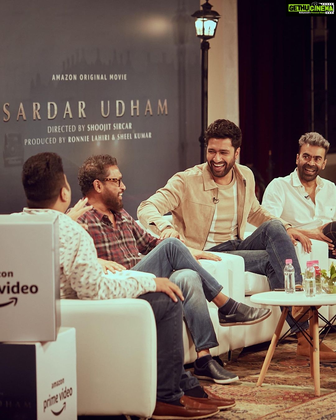Vicky Kaushal Instagram - The exact moment when @shoojitsircar said “Asi pichle janam vich Punjabi siga!” . #SardarUdham #SardarUdhamOnPrime | Oct 16.