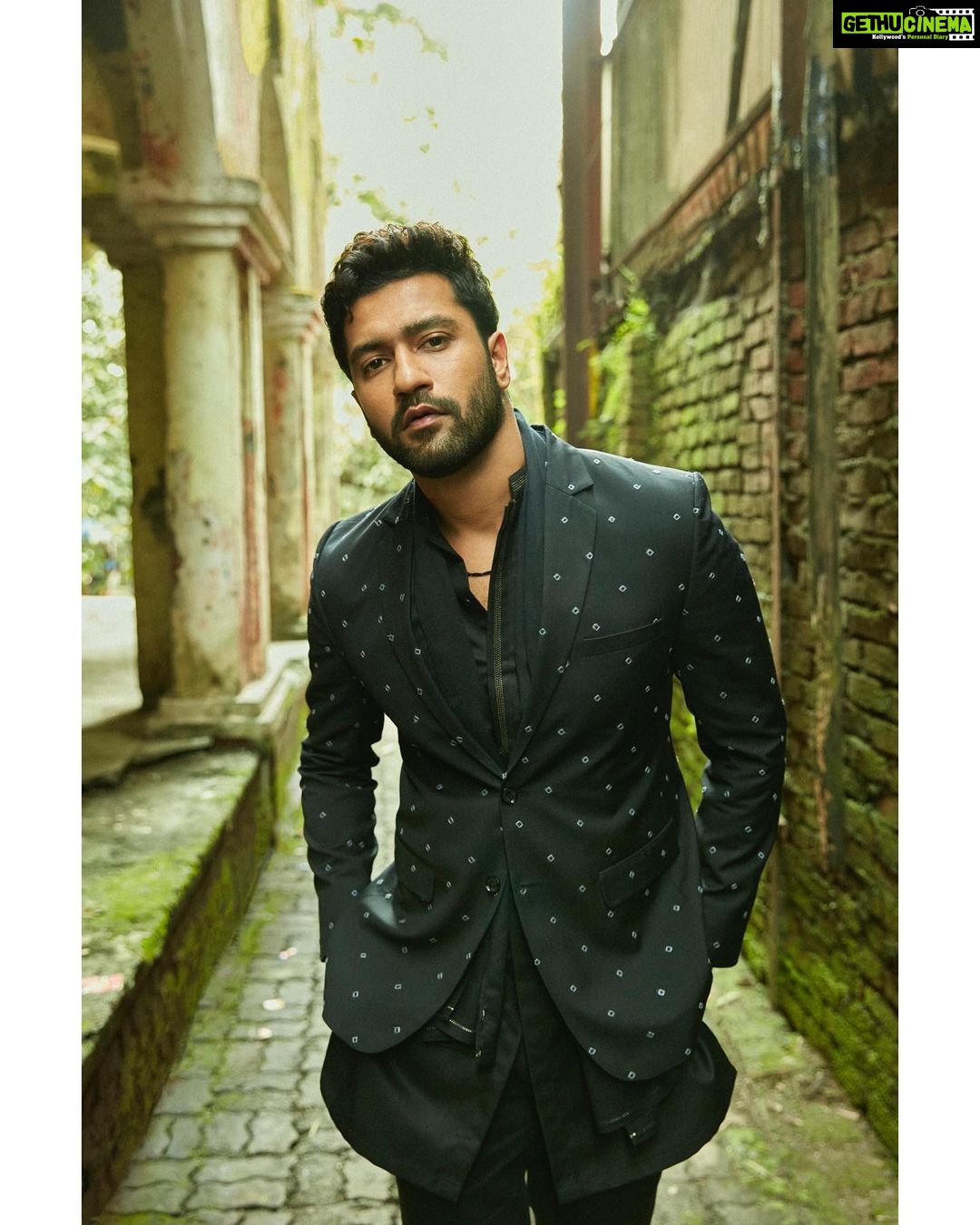 Vicky Kaushal Instagram - 🦅 . #SardarUdham #SardarUdhamOnPrime | Oct 16.
