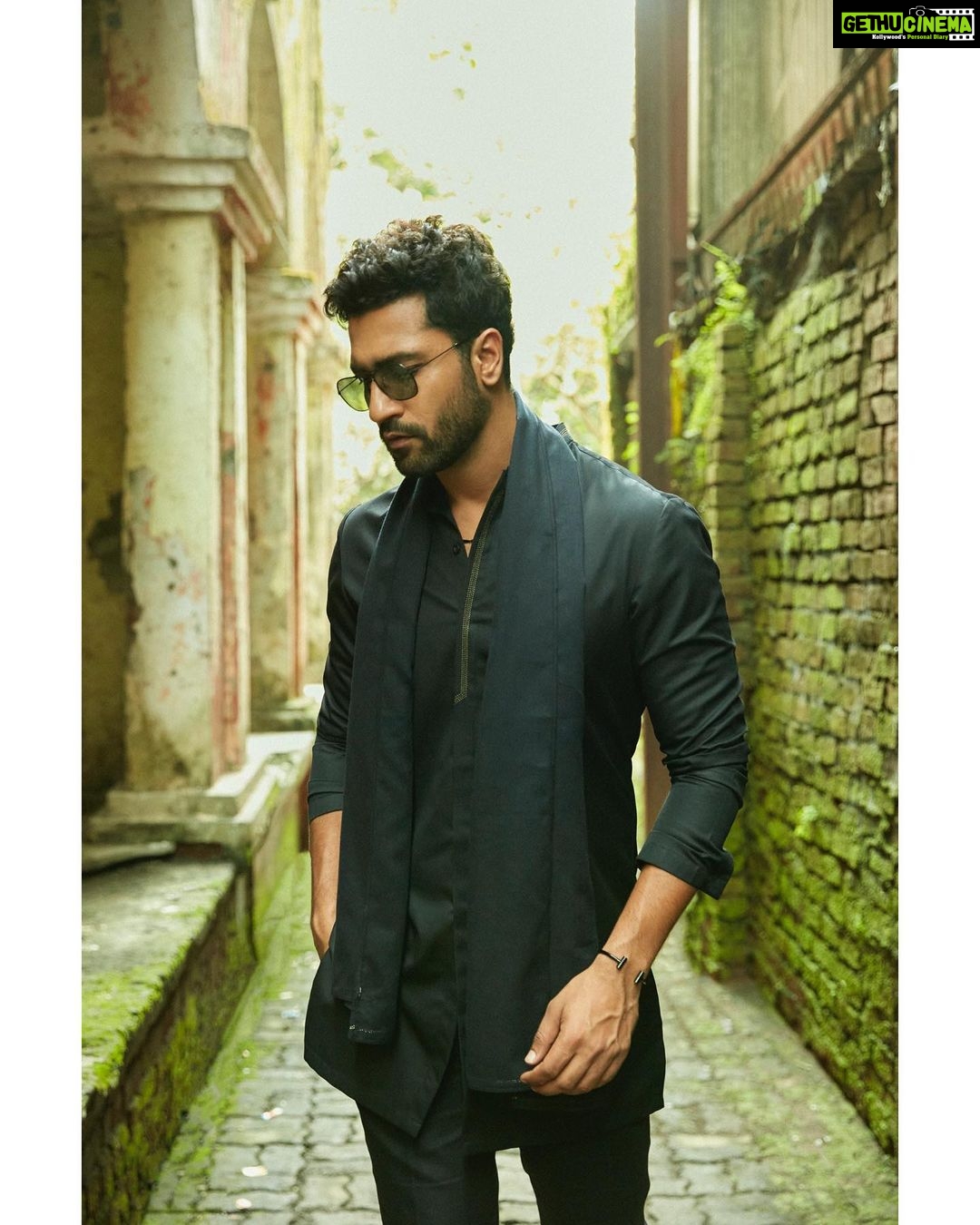 Vicky Kaushal Instagram - 🦅 . #SardarUdham #SardarUdhamOnPrime | Oct 16.