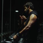 Vicky Kaushal Instagram - For me, fitness has always been about pushing myself to the limits to make EVERY. REP. COUNT. And that's fuelled by how much improvement I want to see in myself. And the one thing that I rely on for my muscle strength & recovery is HK Vitals Super Strength Fish Oil from the House of HealthKart HK Vitals Super Strength Fish Oil means Super Workouts and Super Recoveries. 💪💪 @hkvitals #HKVitals #HealthKart #EverydayBetter #superstrengthfishoil #fitness #health #musclestrength #fishoil #omega3 #nutrition #musclerecovery #workouts #ad