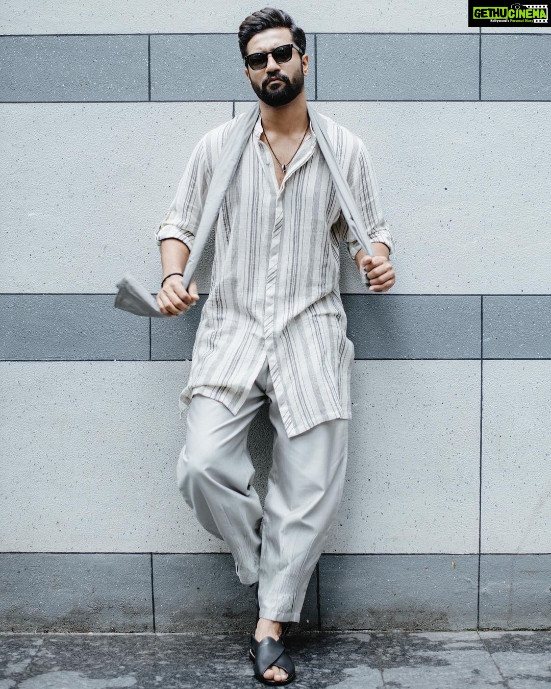 Vicky Kaushal Instagram - सरफ़रोशी की तमन्ना… 🔥 . #SardarUdham #SardarUdhamOnPrime | Oct 16.