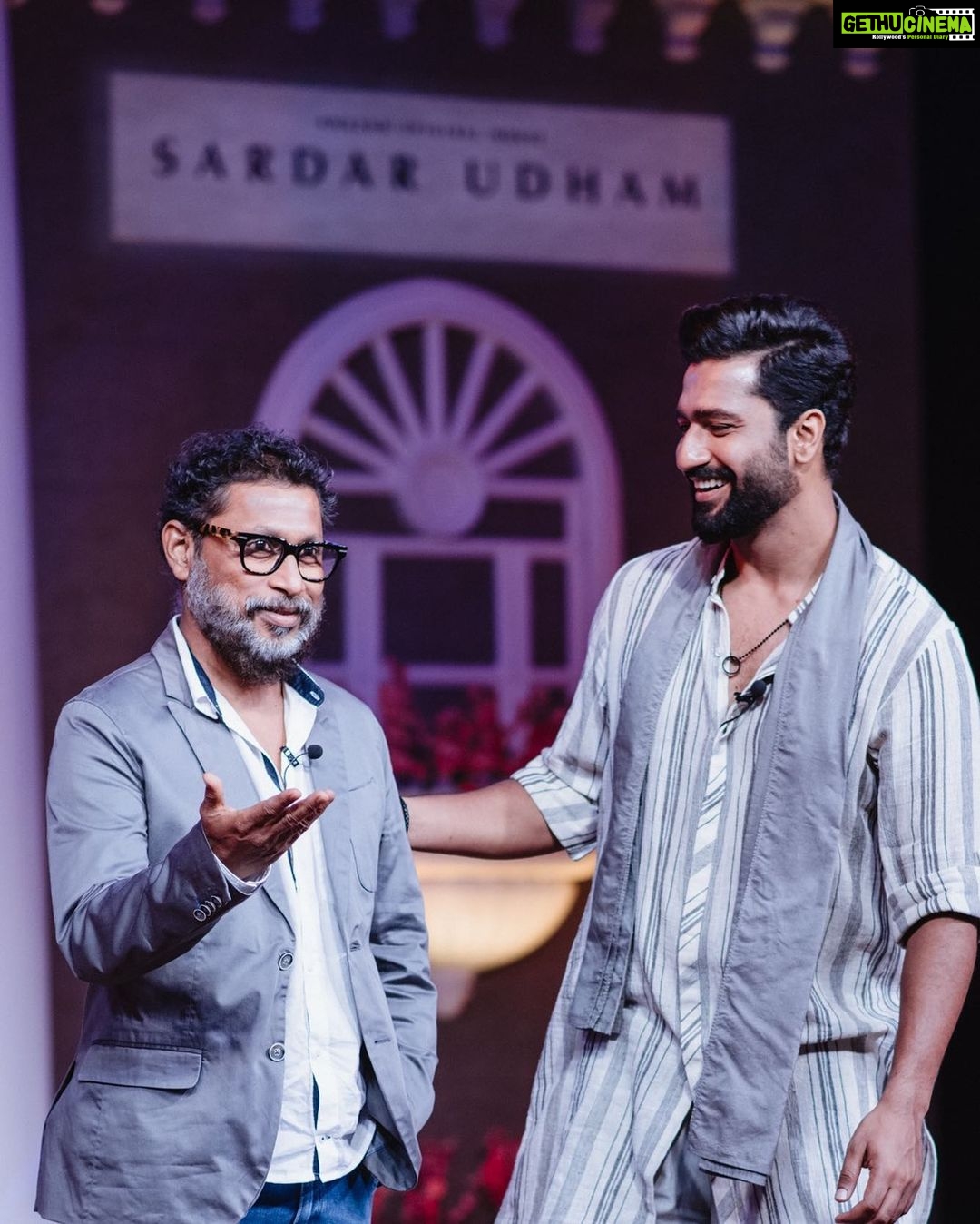 Vicky Kaushal Instagram - So fortunate to be a part of his vision. The Master- @shoojitsircar ! . #SardarUdham #SardarUdhamOnPrime | Oct 16.