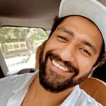 Vicky Kaushal Instagram - From me to you, for all the love you have given… far more than I ever dreamed of, probably more than I deserve. Thank You very much for these beautiful 6 years! Aap hain toh main hu, aapka pyaar nahi toh main kuch bhi nahi. ❤️