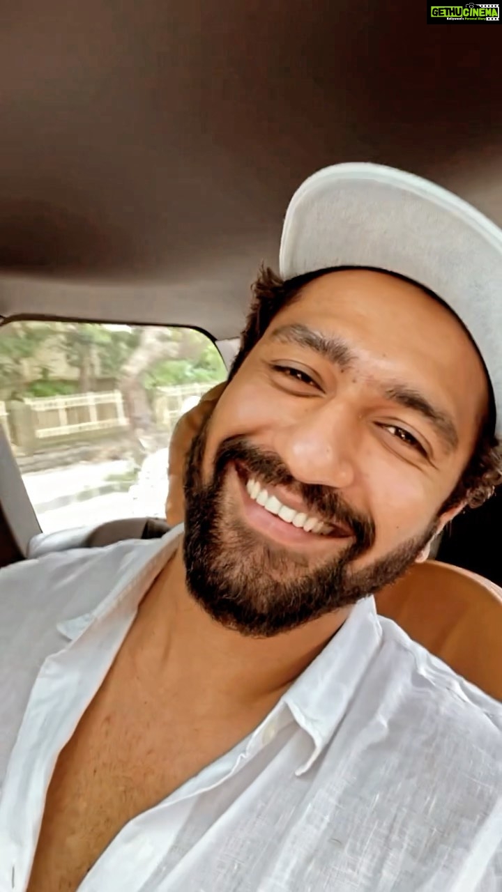Vicky Kaushal Instagram - From me to you, for all the love you have given… far more than I ever dreamed of, probably more than I deserve. Thank You very much for these beautiful 6 years! Aap hain toh main hu, aapka pyaar nahi toh main kuch bhi nahi. ❤️