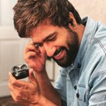Vicky Kaushal Instagram - 𝘜𝘱𝘨𝘳𝘢𝘥𝘦𝘥 𝘛𝘰 𝘗𝘳𝘰. 😎 #FreepodsPro by Boult Audio. Get yours now. @boultaudio