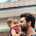 Vicky Kaushal Instagram - Took a lot of ghumi-ghumi and joker-ing around for Tayaji to befriend his little Bhatiji . #joy ✨