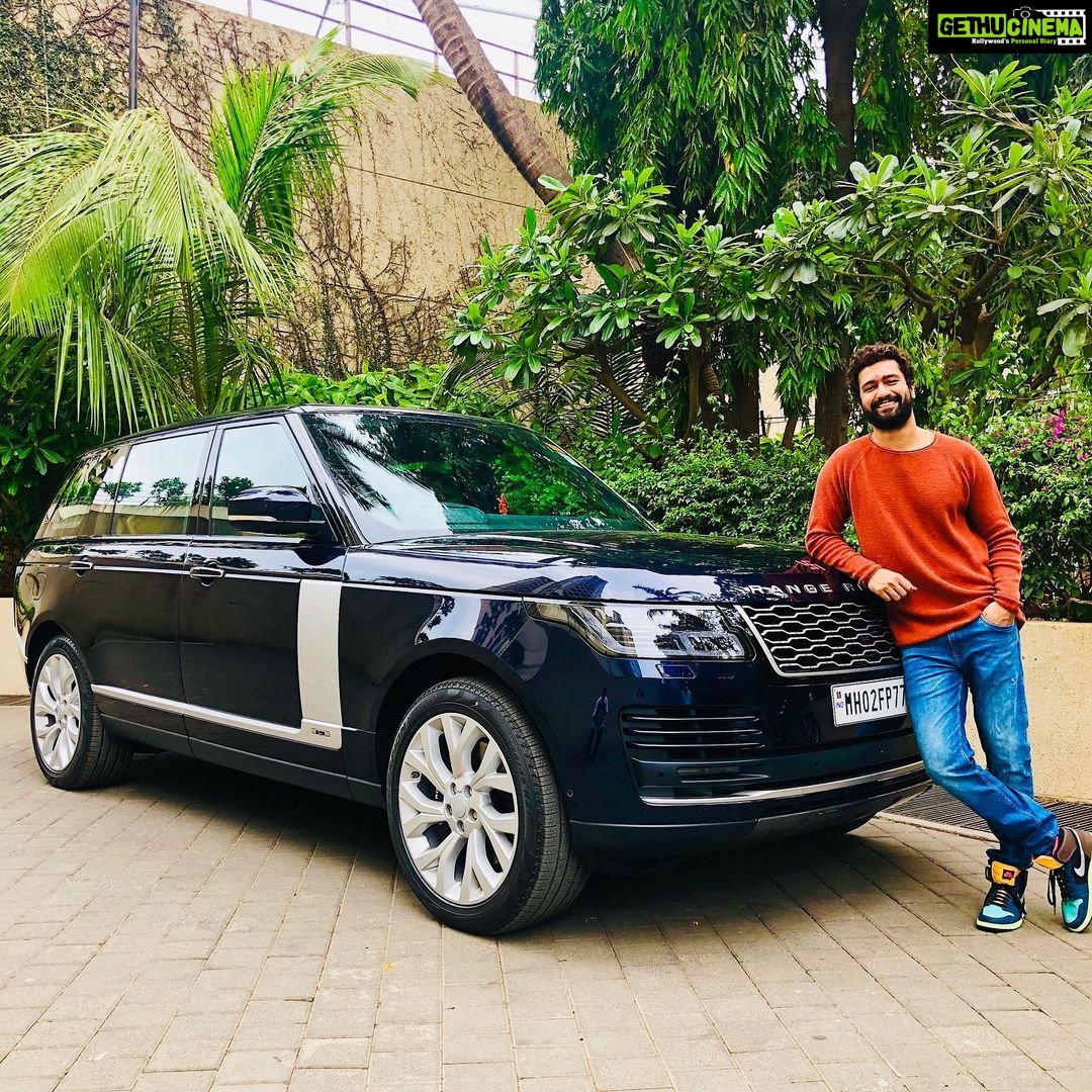 Vicky Kaushal Instagram - Welcome Home buddy! Thank you Navnit Motors Jaguar Land Rover Mumbai, for an amazing experience. @landrover_in