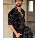 Vicky Kaushal Instagram – 🌘