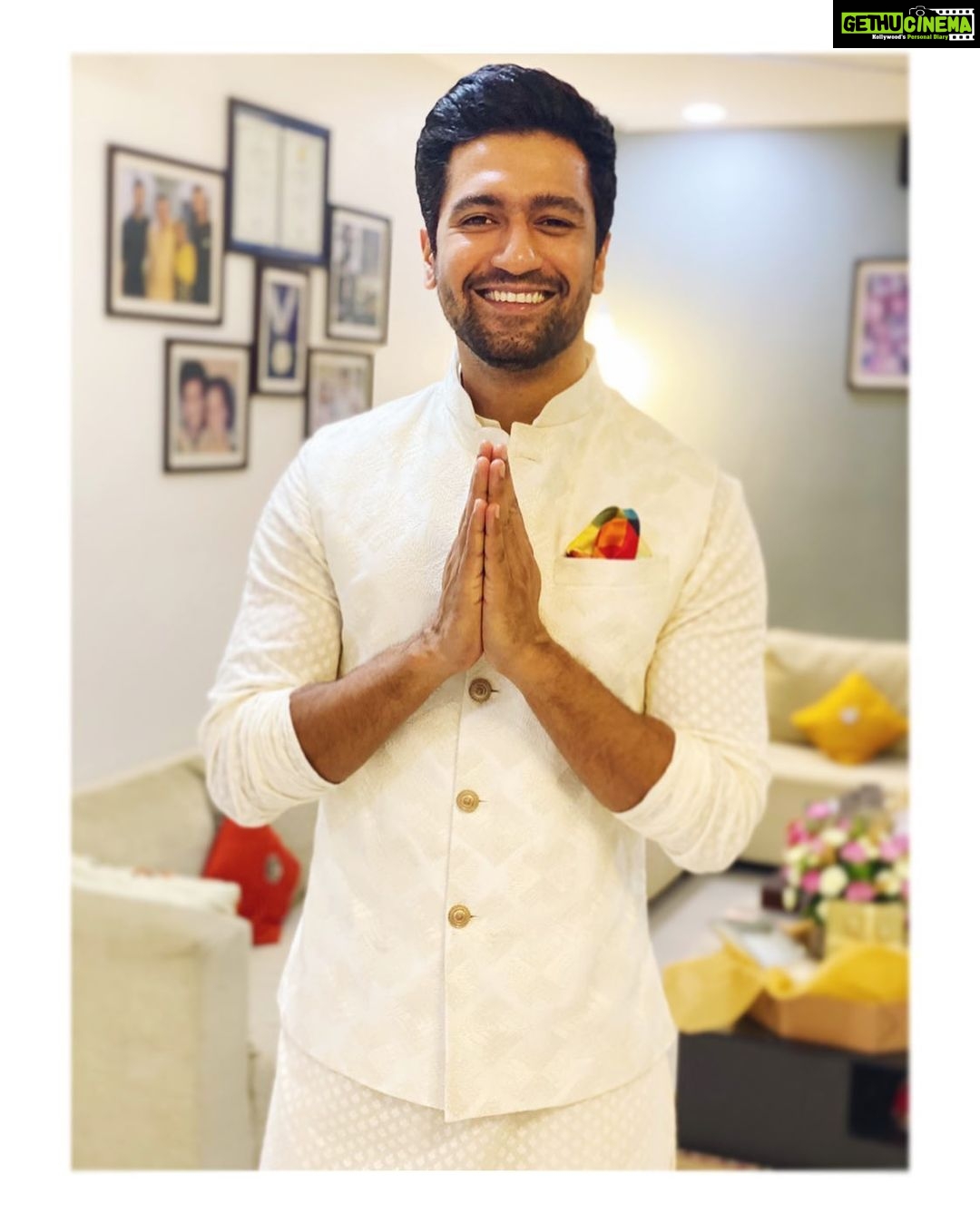 Vicky Kaushal Instagram - Happy Diwali! Love, light and happiness to all! ✨