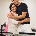 Vicky Kaushal Instagram - Happy Birthday Maa! ❤️