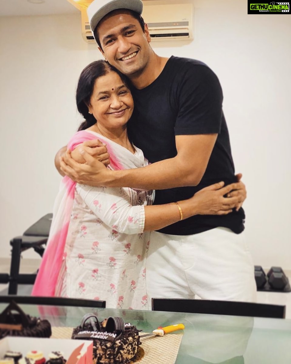 Vicky Kaushal Instagram - Happy Birthday Maa! ❤️