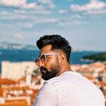 Vicky Kaushal Instagram – Brown munda at King’s Landing. 
.
📸: @anandntiwari