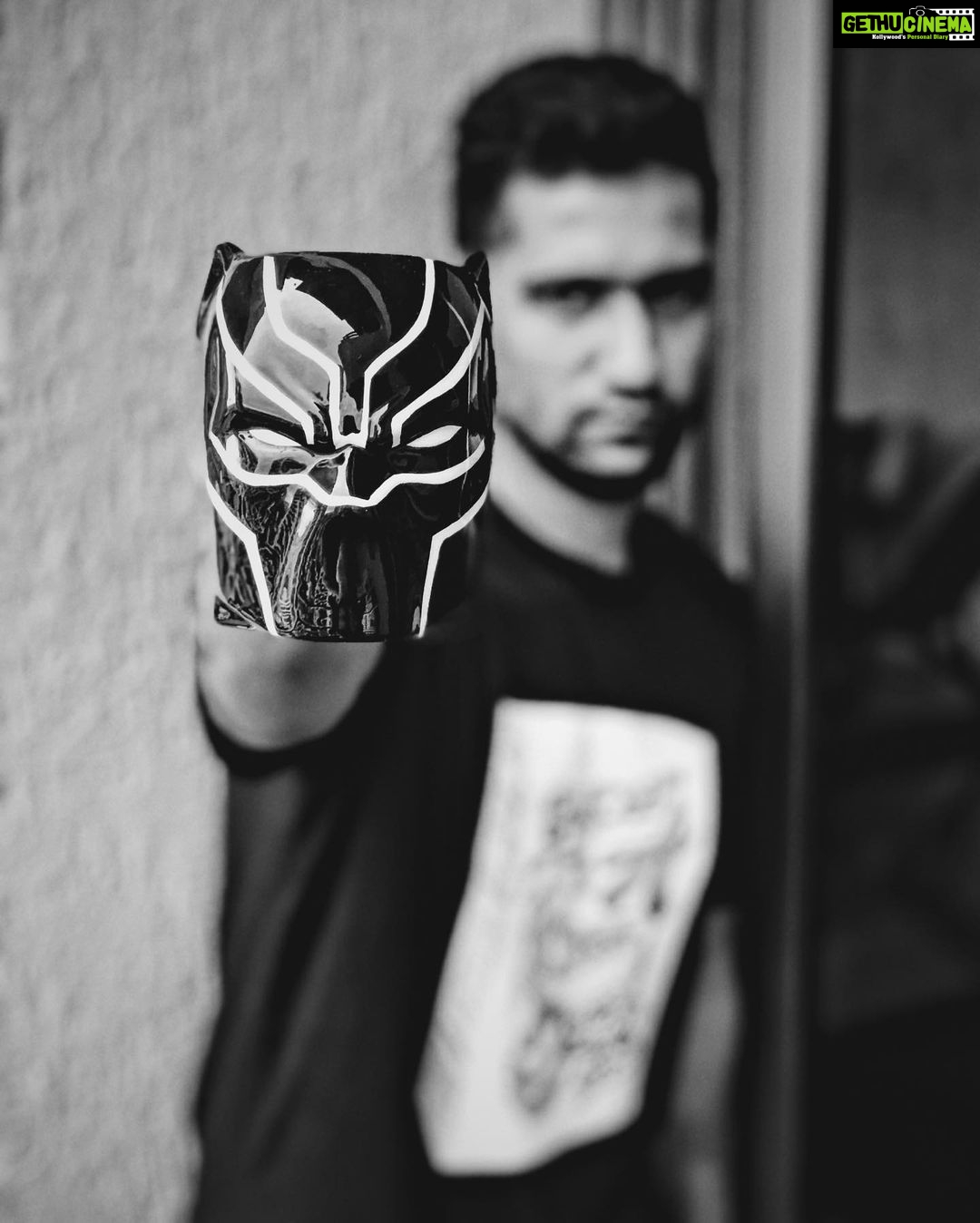 Vicky Kaushal Instagram - The fragility of life. #wakandaforever