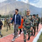 Vicky Kaushal Instagram - My heartfelt thanks to the Indian Army for inviting me to the Uri Base Camp, Kashmir. Thank You for giving me an opportunity to spend a lovely day with the locals who were so full of warmth and amazingly talented. It is the biggest honour for me to be in company of our great armed forces. Thank You. Jai Hind! 🇮🇳❤️