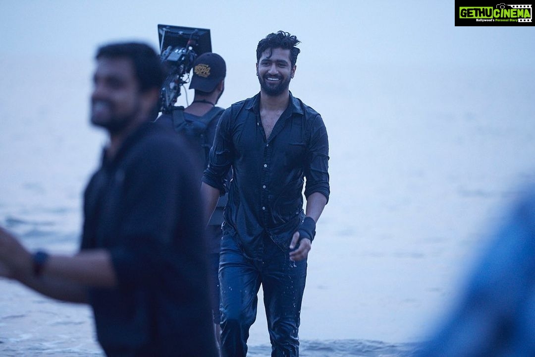 Vicky Kaushal Instagram - Kaafi daraavna saal raha! #BhootTheHauntedShip #1year