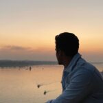 Vicky Kaushal Instagram - Narmada. 🧡 📷: @seherkacharyaa