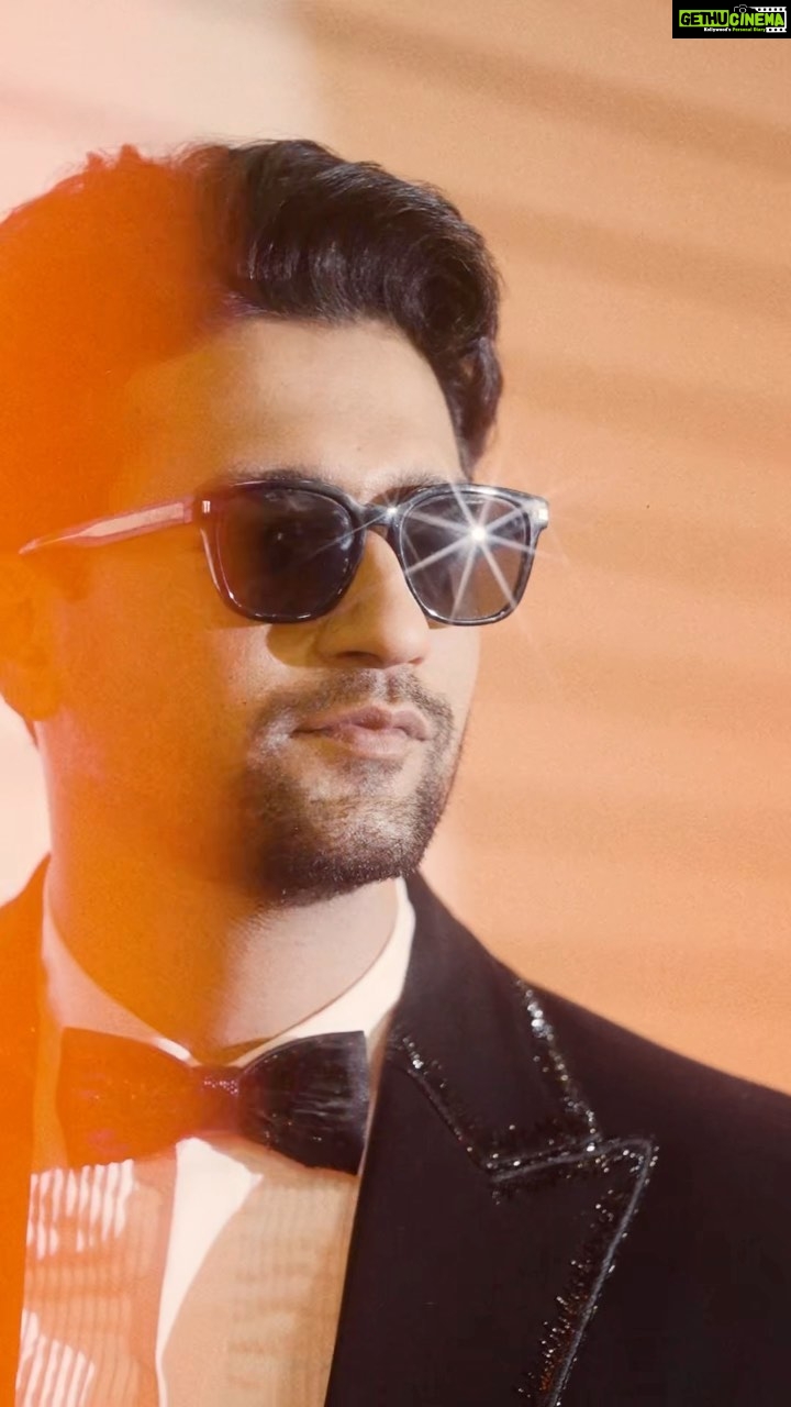Vicky Kaushal Instagram - A night to remember!!! @filmfare #FilmfarAwards2022 πΊπ½πβ¨
