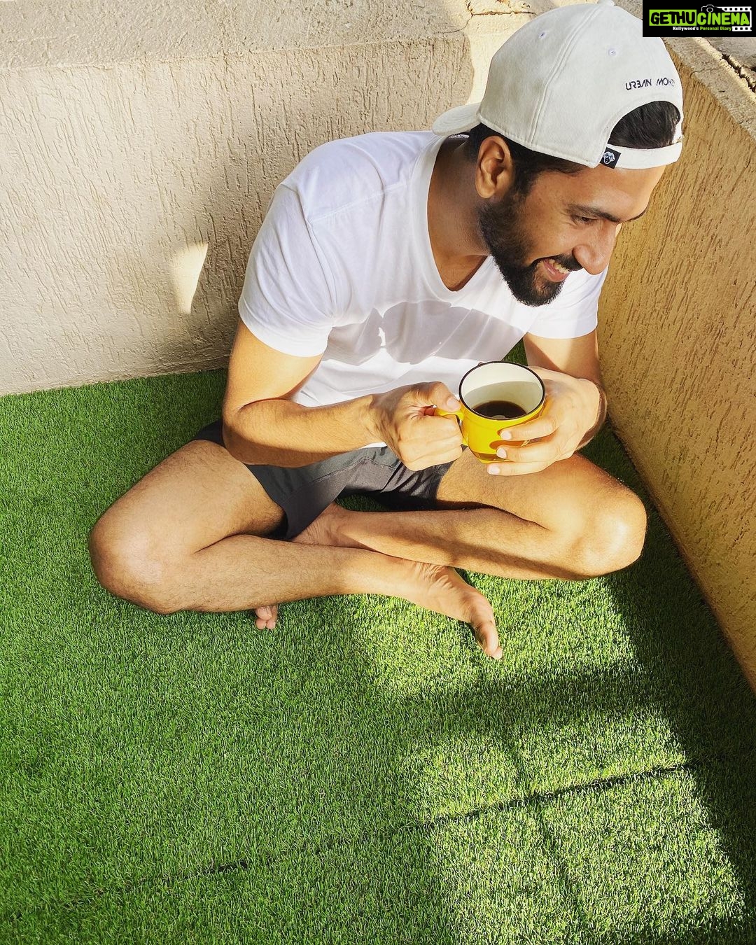 Vicky Kaushal Instagram - काफ़ी कौफ़ी डे! ☕️🏡🌤