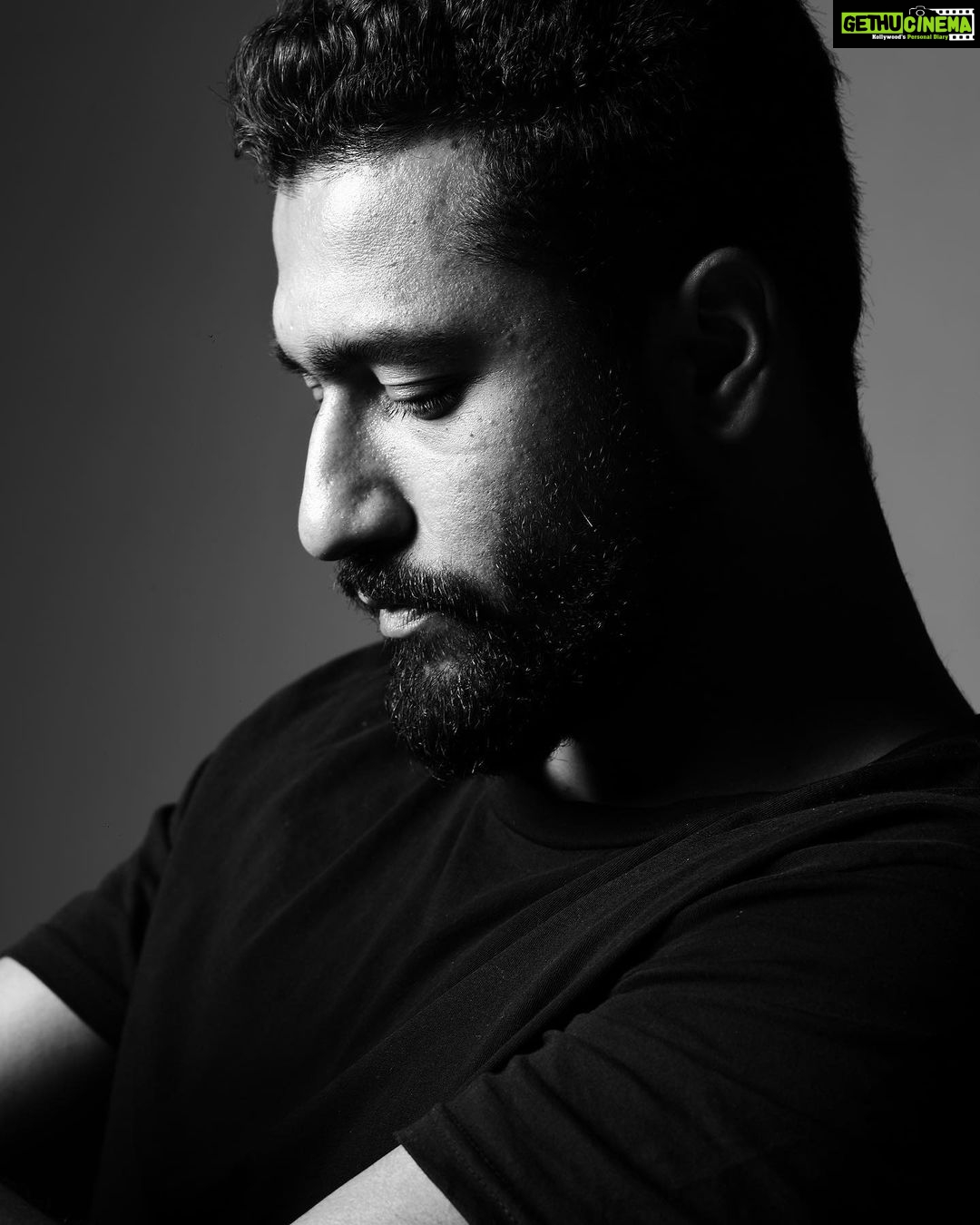 Vicky Kaushal Instagram - Niwan su akhar-khavan gun-jihba maneeaa mant. . (Humility-forgiveness-sweet speech).