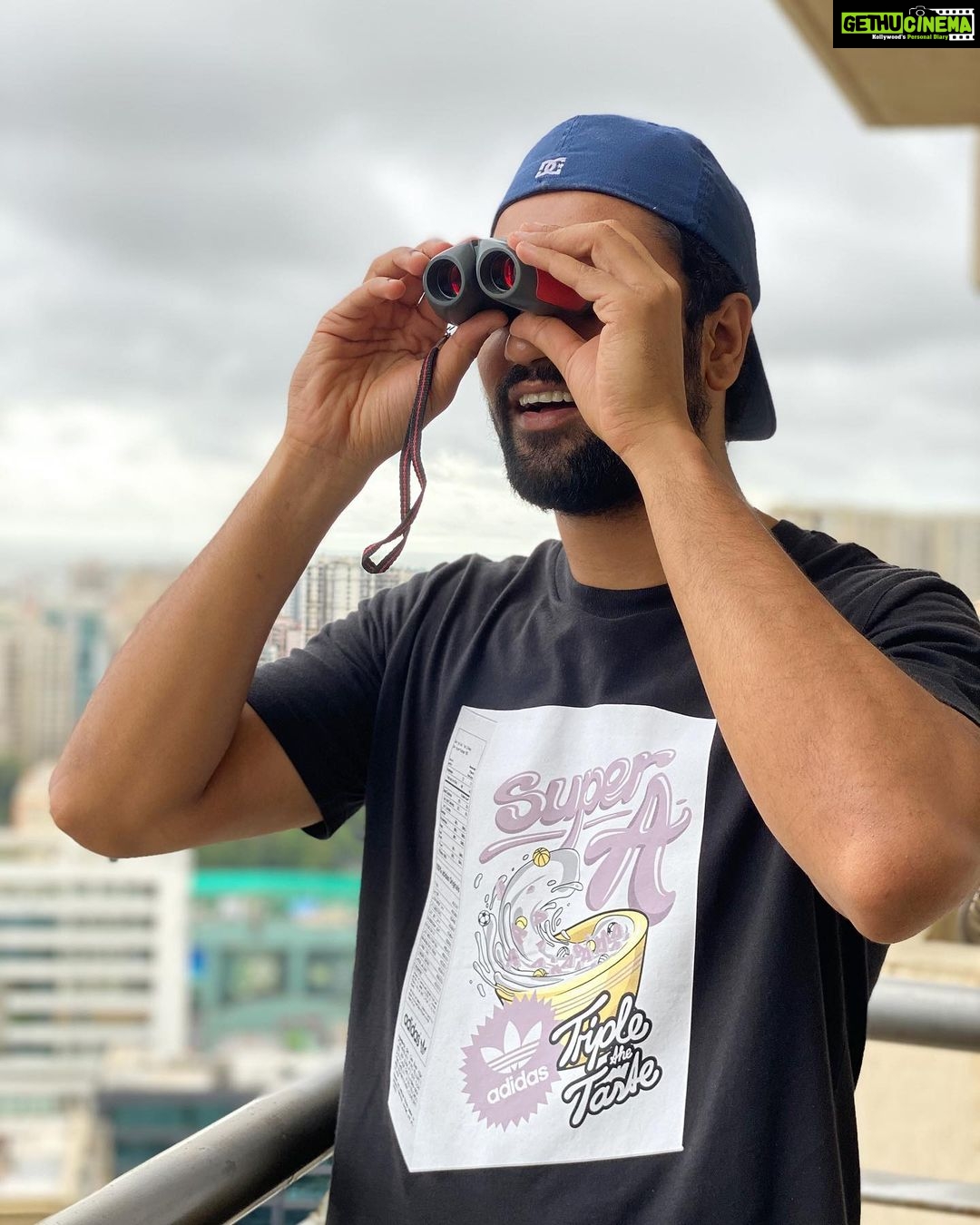 Vicky Kaushal Instagram - Checking out on my peeps beyond 2kms! #mumbai #SaalaYehLockdownKaheKhatamNahiHotaBey