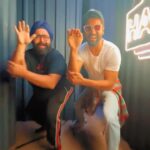 Vicky Kaushal Instagram - As Punjabi as it can get!!! Loved dancing to #NachPunjaabban with my brother @bindraamritpal. Our love and best wishes to the Team of #JugJugJeeyo … @varundvn @kiaraaliaadvani @anilskapoor @neetu54 @manieshpaul @mostlysane @raj_a_mehta @karanjohar @apoorva1972 @boscomartis @dharmamovies 😘❤️🙌🏾